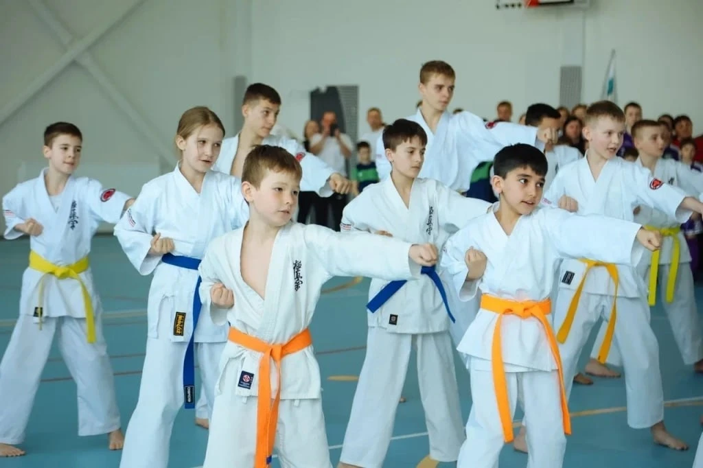 🥳 Новый ФОК открылся в Екатеринославке  Его общая площадь 1 600 кв. м. Для занятия спортом здесь обо