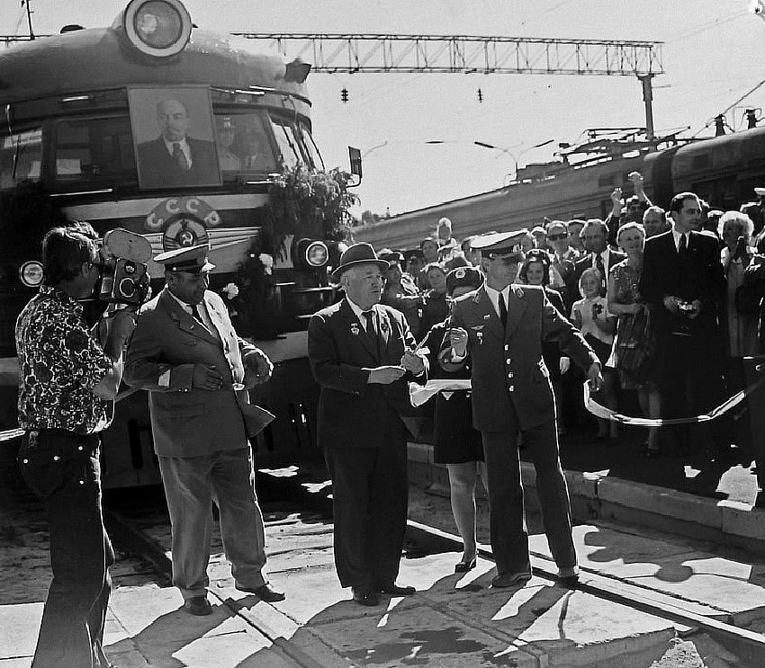 📌 2 июля 1976 года открылось движение электропоездов на участке Калининград (Северный)...