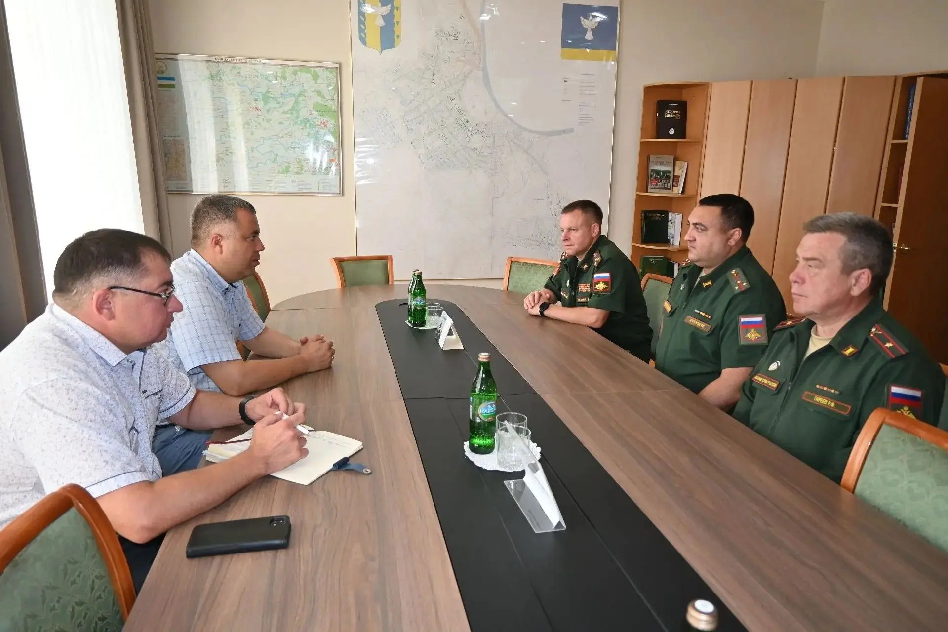 Сегодня встретился с вновь назначенным военным комиссаром Кушнаренковского района Русла...