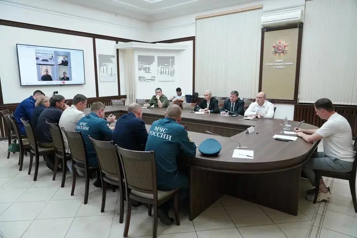 В Сочи временно закрыли доступ на морские набережные и пляжи