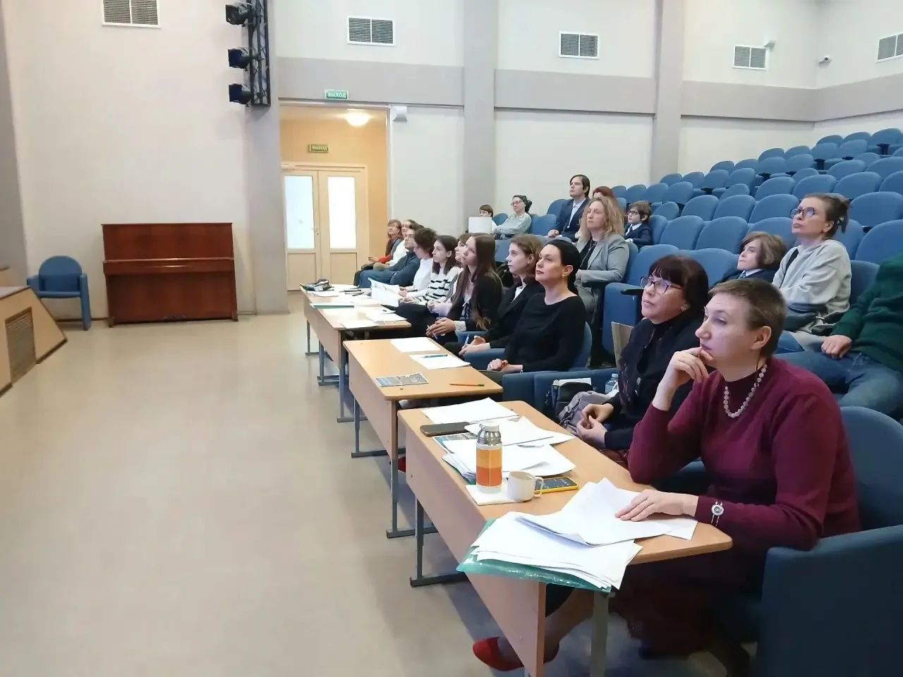 Уважаемые учащиеся, коллеги, родители!  Сегодня прошел первый день сессии Ученического научно-исслед