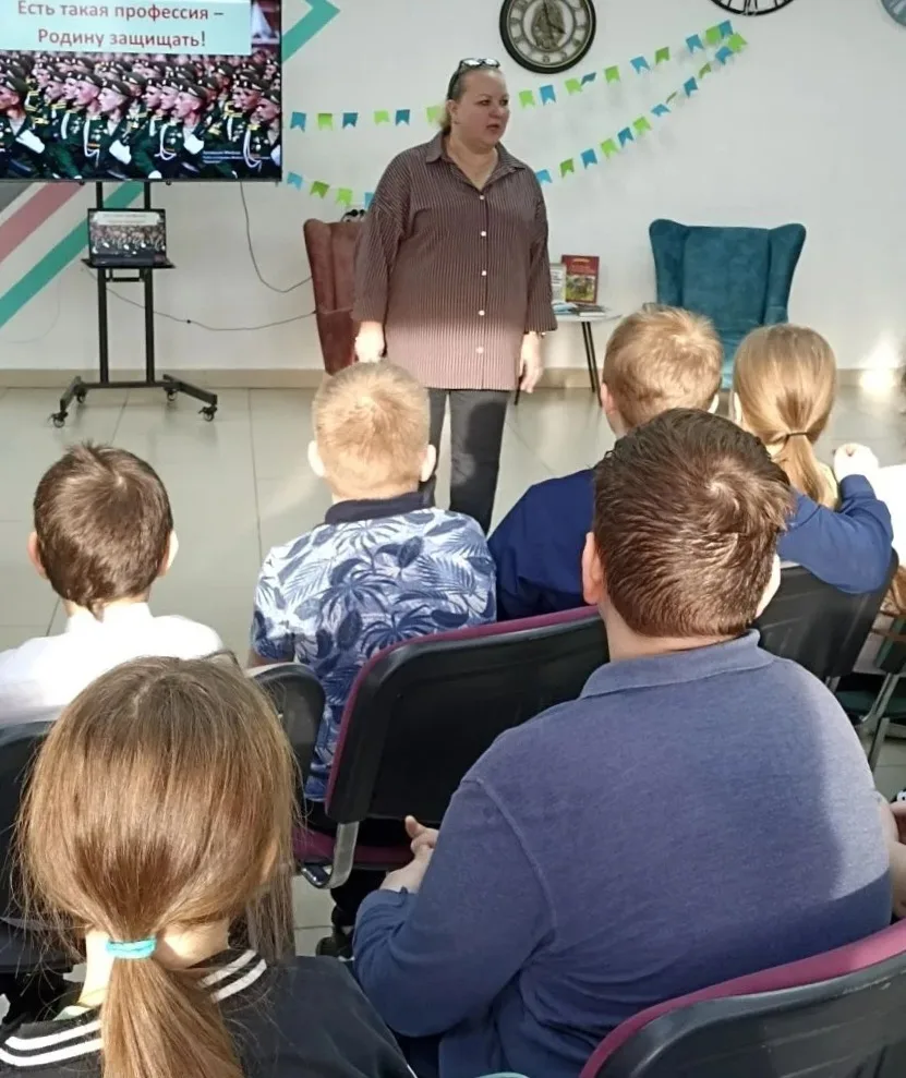 👥️️🌟ЕСТЬ ТАКАЯ ПРОФЕССИЯ – РОДИНУ ЗАЩИЩАТЬ!🌟👥️️  18 февраля ученики 4Д класса (классный руководитель