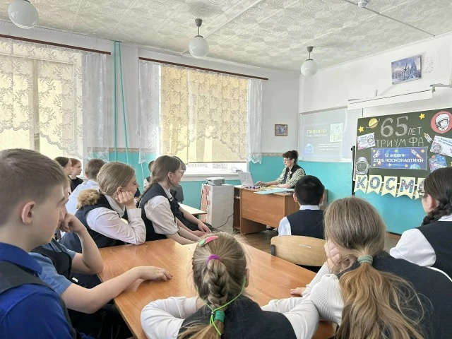 🚀 12 апреля: 65 лет триумфа и космического "Поехали!" 🚀