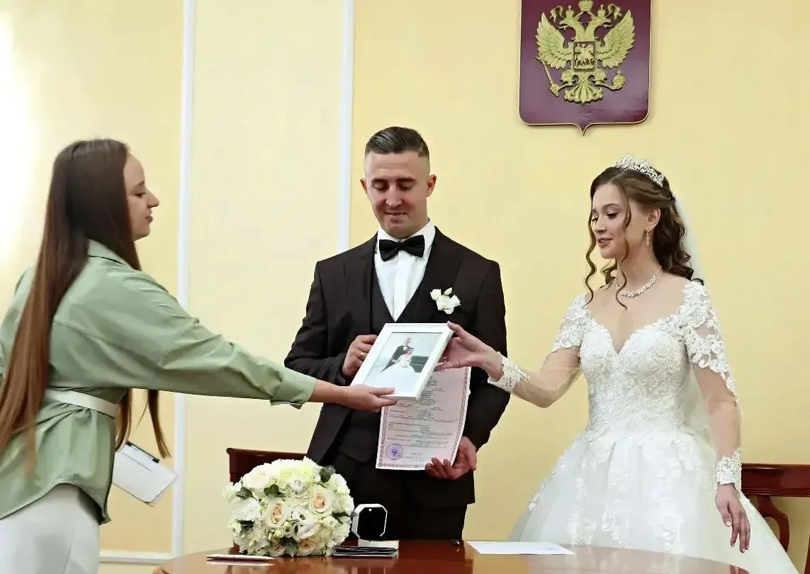 🤵‍♂️👰‍♀️ Тысячная история любви — в Сеймском ЗАГСе Курска