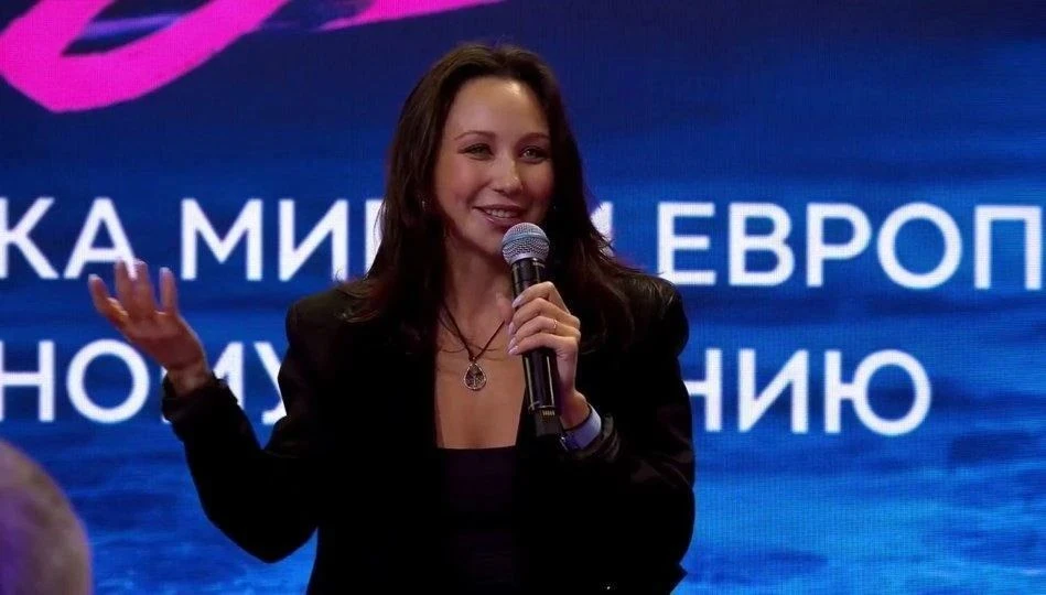 Вот какие комментарии оставили болельщики после выступления Лизы на Международном форум...