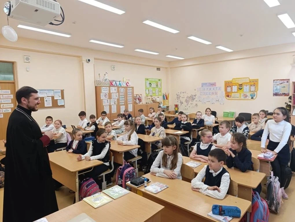 🕊 Настоятель храма Преображения Господня посёлка Южного, священник Давид Кочаров, с радостью посетил