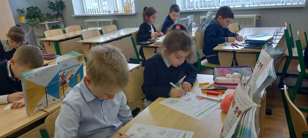 🌍 Яменская школа 📚 Говорим о важном с Антоном Алихановым ⭐ 🎯 Тема занятия: «Заводы России» 💬 Федерал