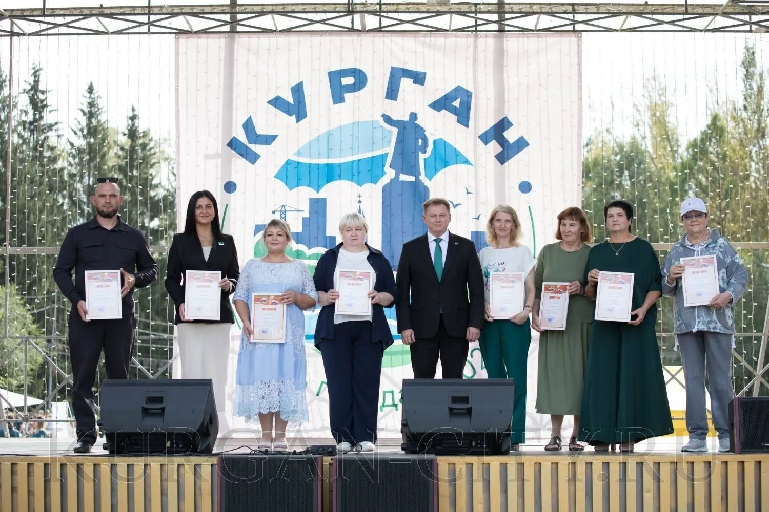 В Центральном парке культуры и отдыха Кургана в день рождения города чествовали лучшие ...