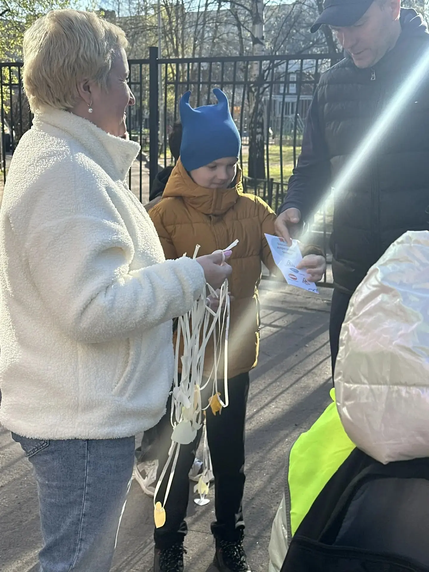 🚦 Юные инспекторы движения в деле: безопасность на дороге – это важно!  Ученики 6А класса вместе с р