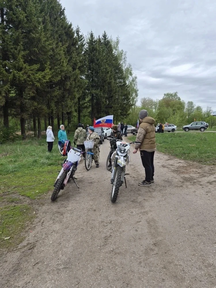 Сегодня в Великий праздник Победы в п. Красногвардеец был организован авто - мото- велопробег. 
Жите