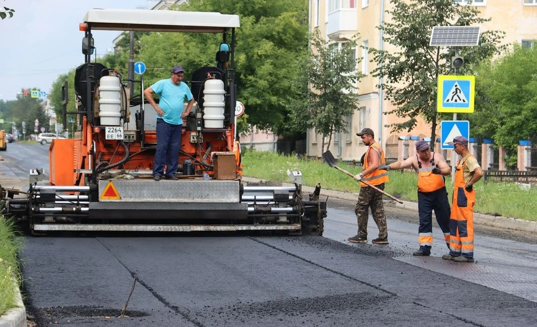 Жаркая пора

В Лесном продолжаются масштабные работы по асфальтированию дорог. Новое асфальтовое пок
