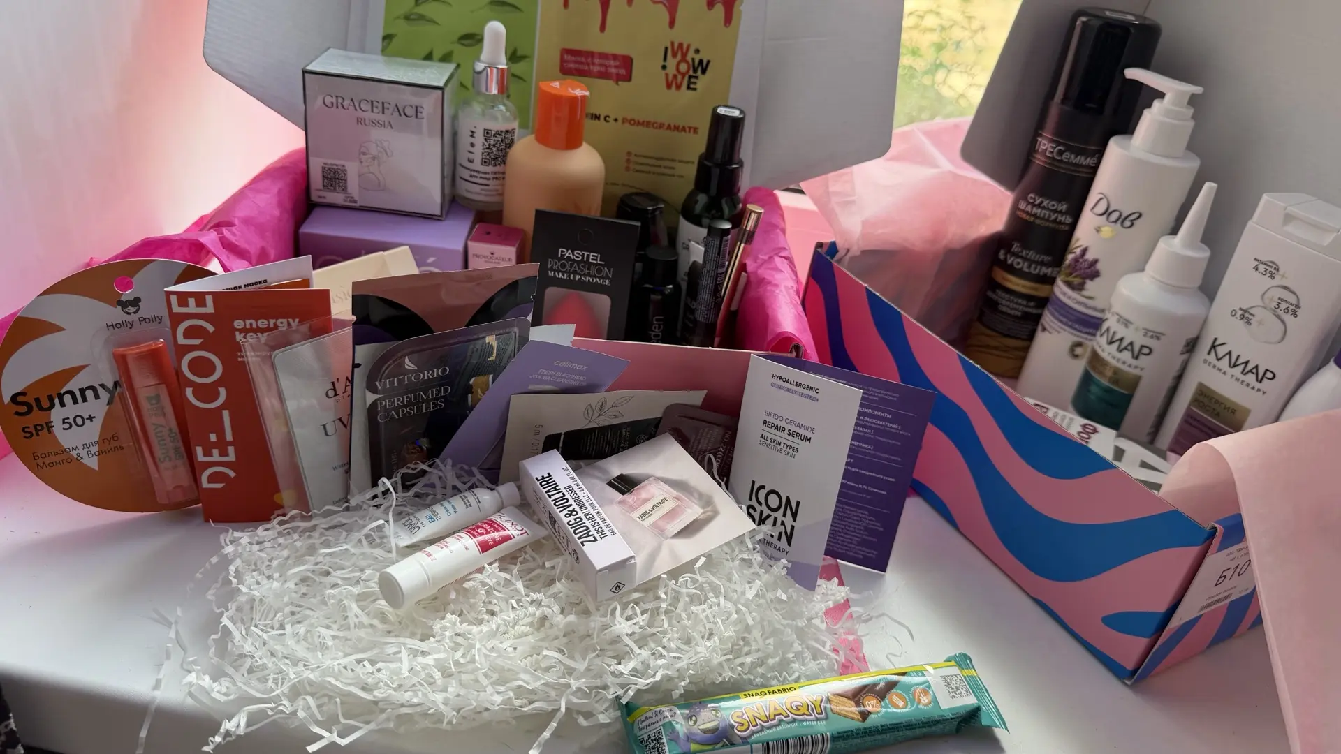 Я обожаю боксы от New Beauty Box, но этот выпуск просто покорил меня с первого… — публикация канала «ValyaSmol»