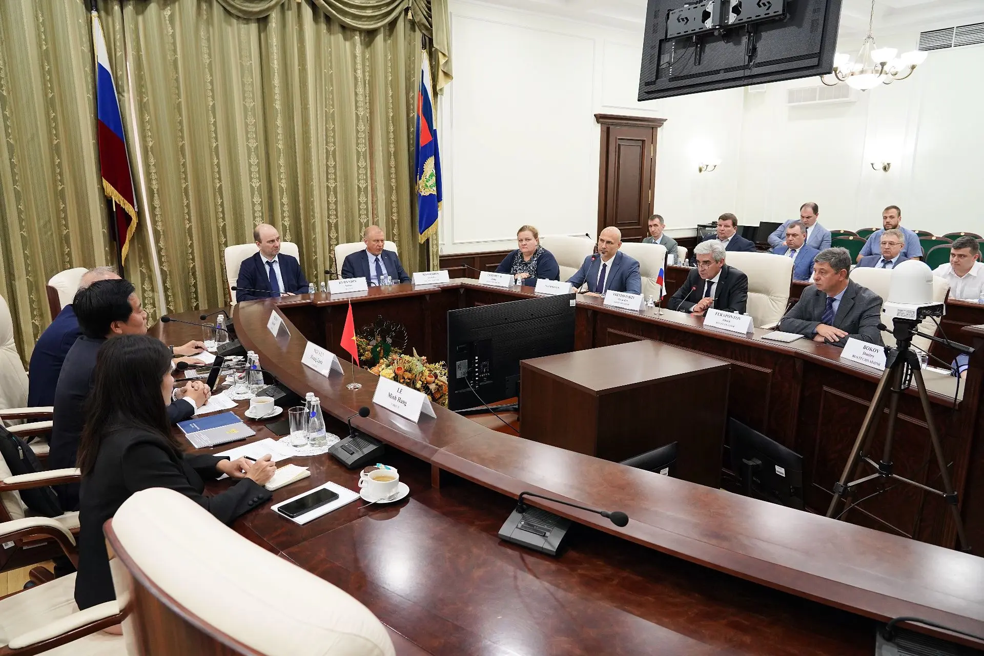 🇷🇺 🇻🇳 В Федеральной службе по экологическому, технологическому и атомному надзору с...
