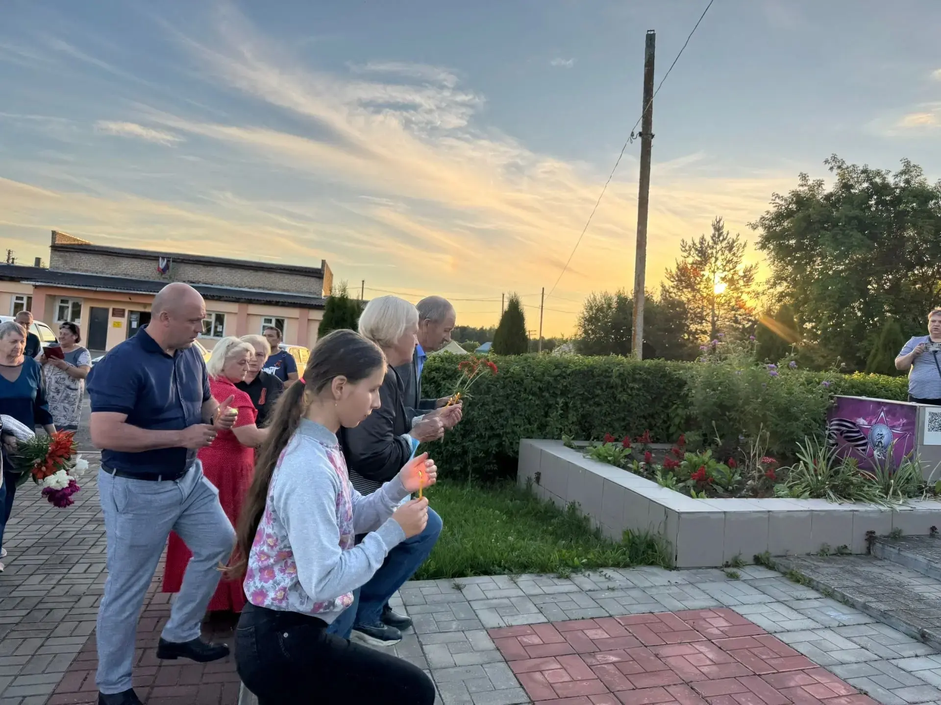 🇷🇺 Накануне Дня памяти и скорби у обелиска с. Утешево состоялась акция "Свеча Памяти".