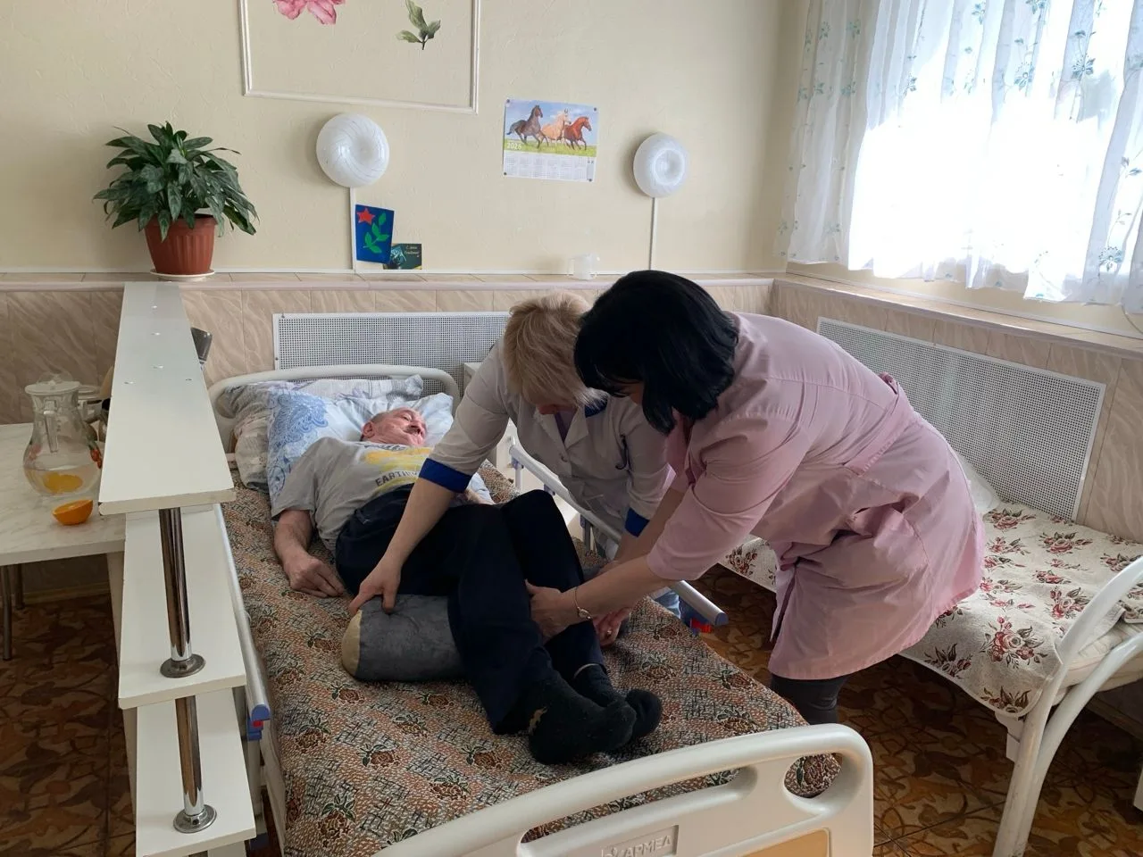 Забота в каждом стежке: как наши подушки помогают в профилактике пролежней в доме социа...