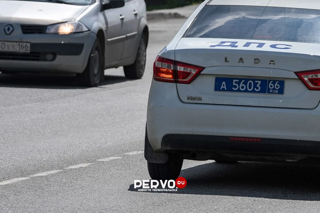 В Первоуральске и Свердловской начали выдавать новые государственные номера с кодом рег...