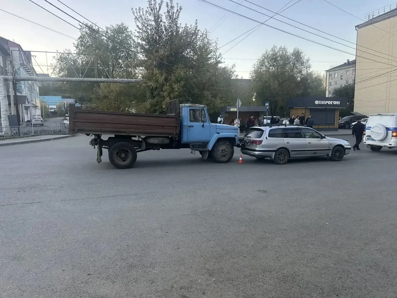 Смертельное ДТП в Горно-Алтайске: погиб водитель грузовика.