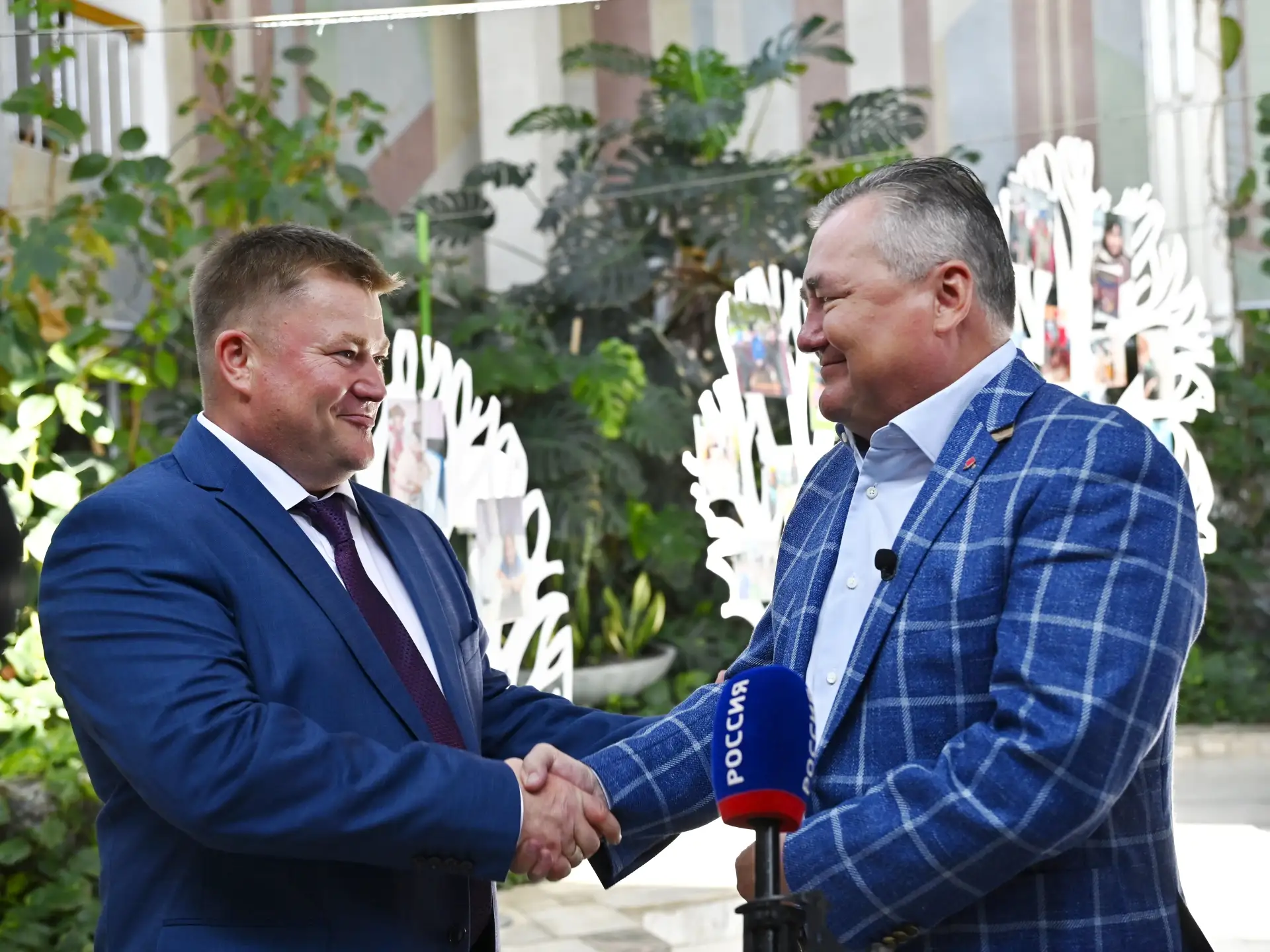 Валерий Сухих встретился с работниками Осинского дома-интерната «Солнечный»