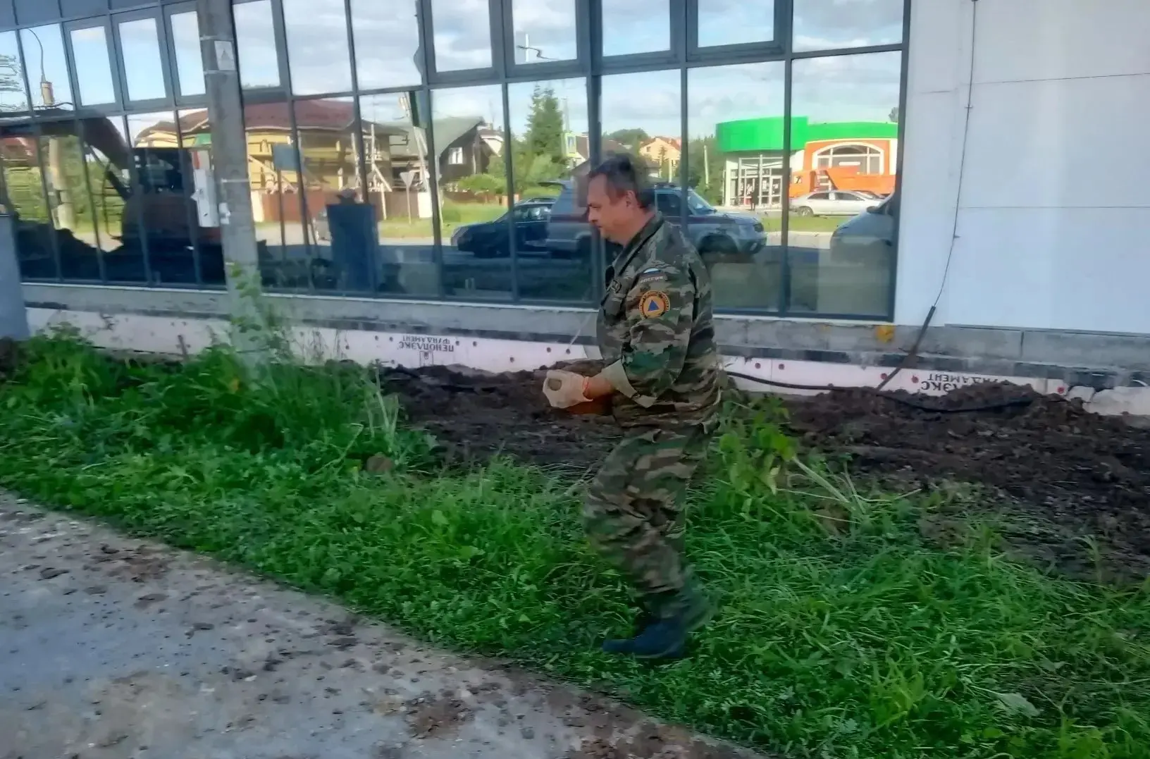 ❗На одной из новгородских улиц обнаружили боеприпас времён ВОВ 👉 [контакт скрыт]