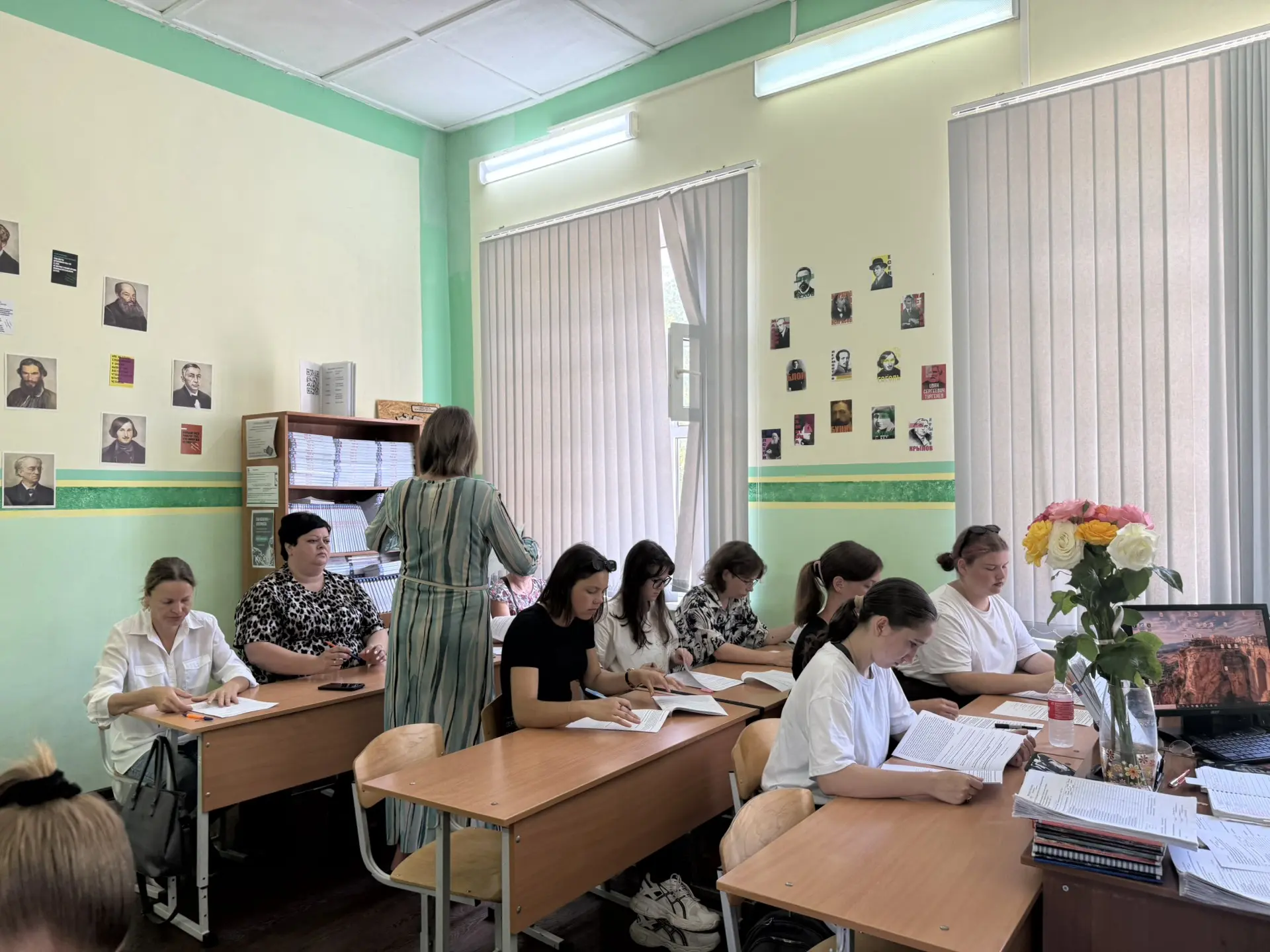 Полным ходом идут экзамены в рамках промежуточной и итоговой аттестации в Приморско- Ах...
