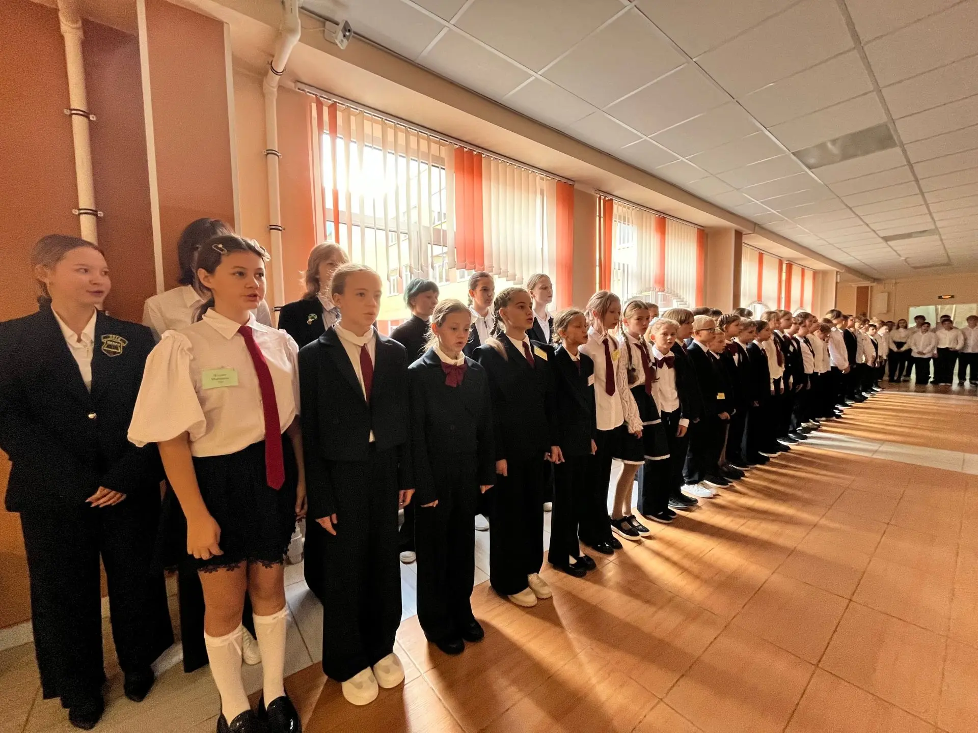 🎉 Традиционное начало недели — с торжественной линейки! 🎉