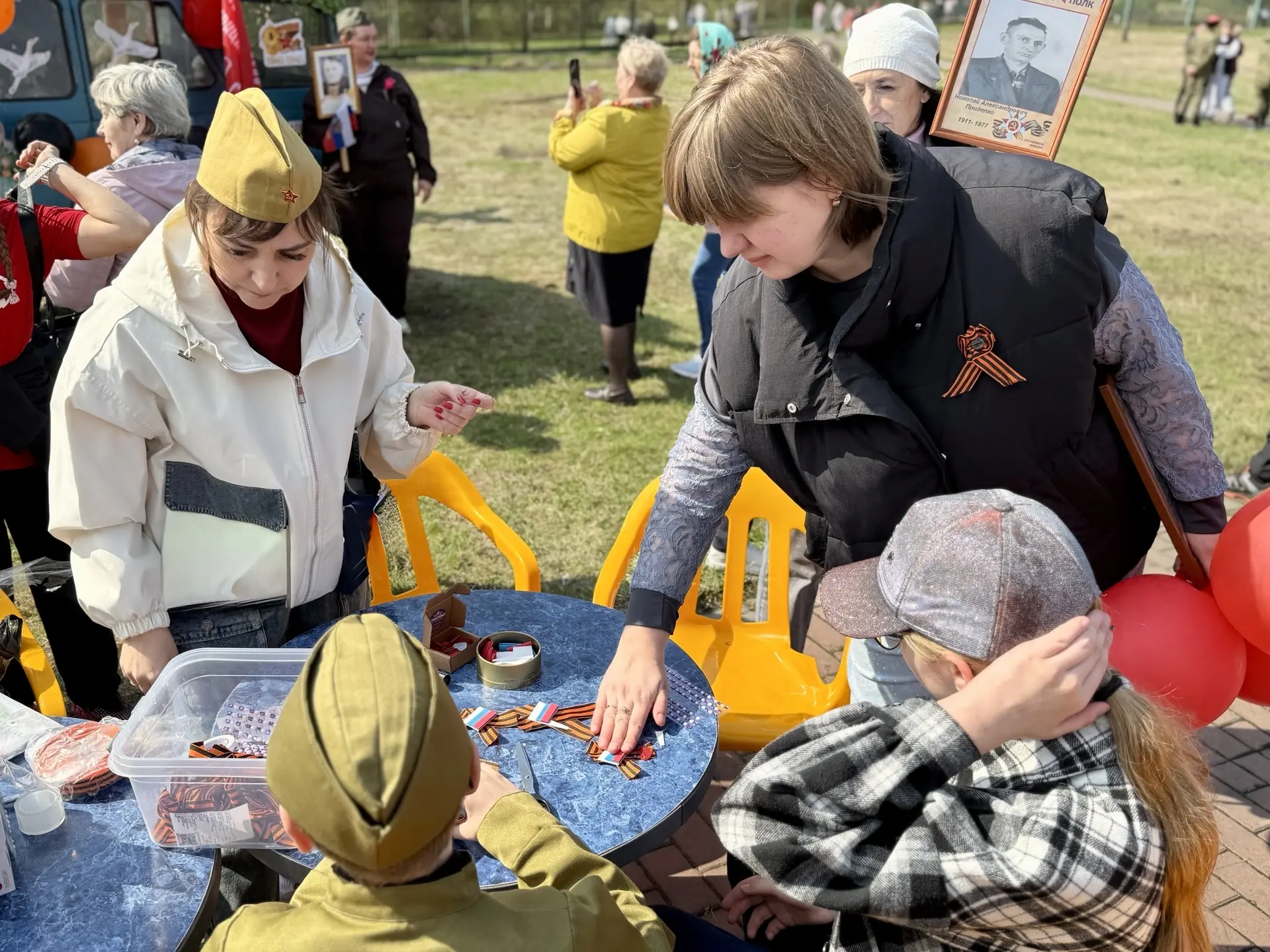 Сегодня в Центральном парке в течение всего дня проходят праздничные концертные программы, работают 