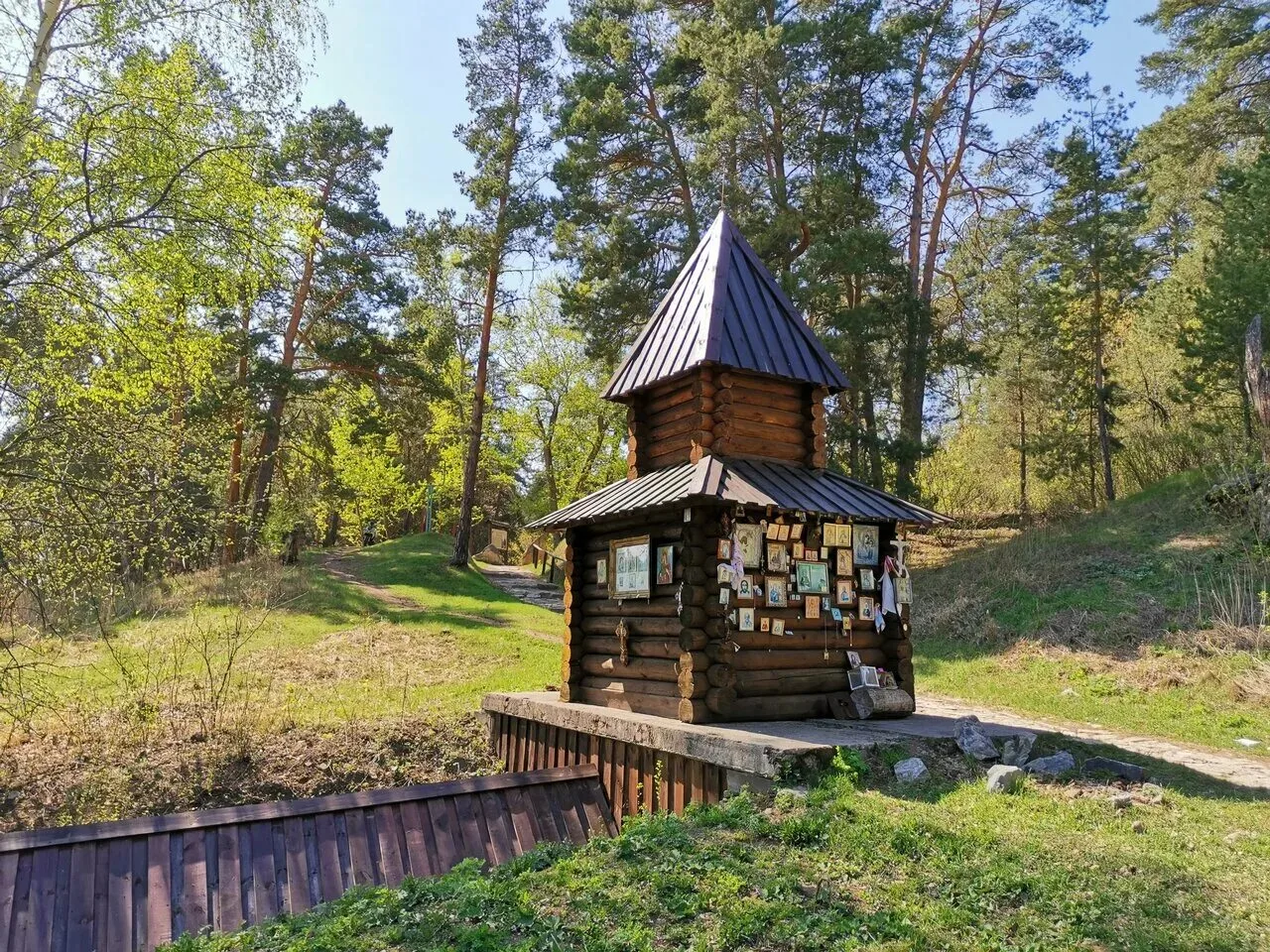 Пепел на месте молитвы: в «Нижней Каме» сгорела часовня у Святого ключа