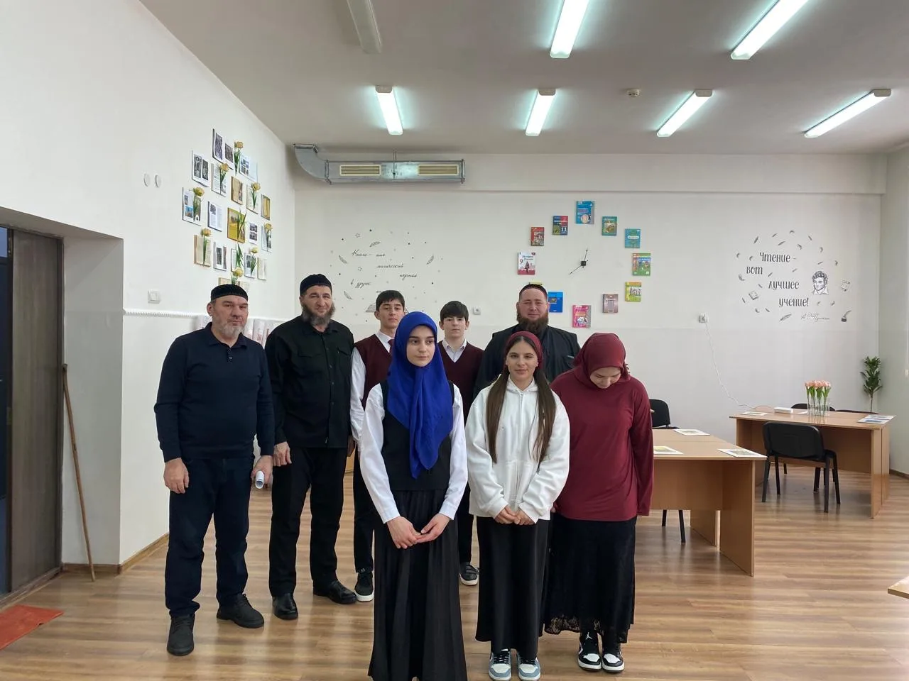 🕌 Школьный конкурс по фикху «Намаз – священный долг мусульманина»  Недавно ученица 9 «В» класса Асух