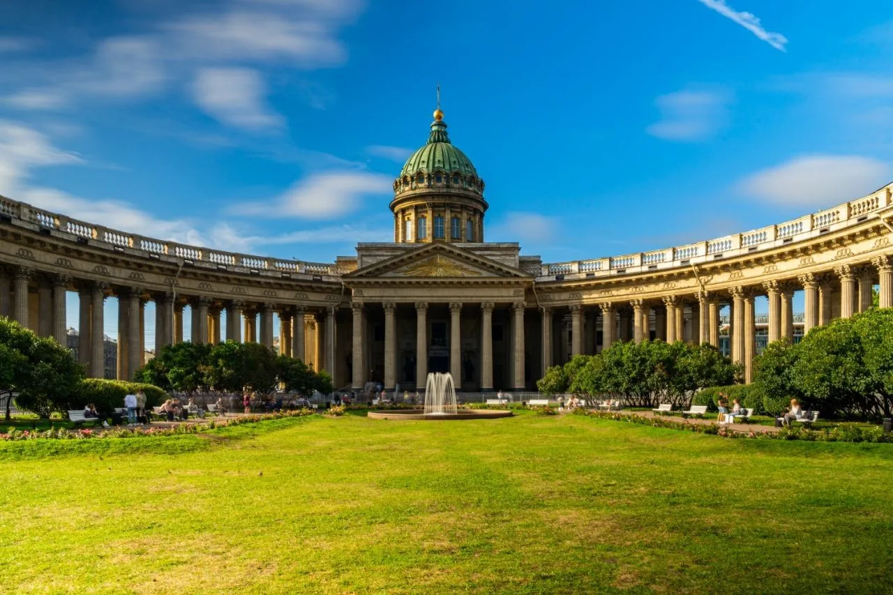 Поздравление президента АП СПб Вячеслава Тенишева с Днём российской адвокатуры