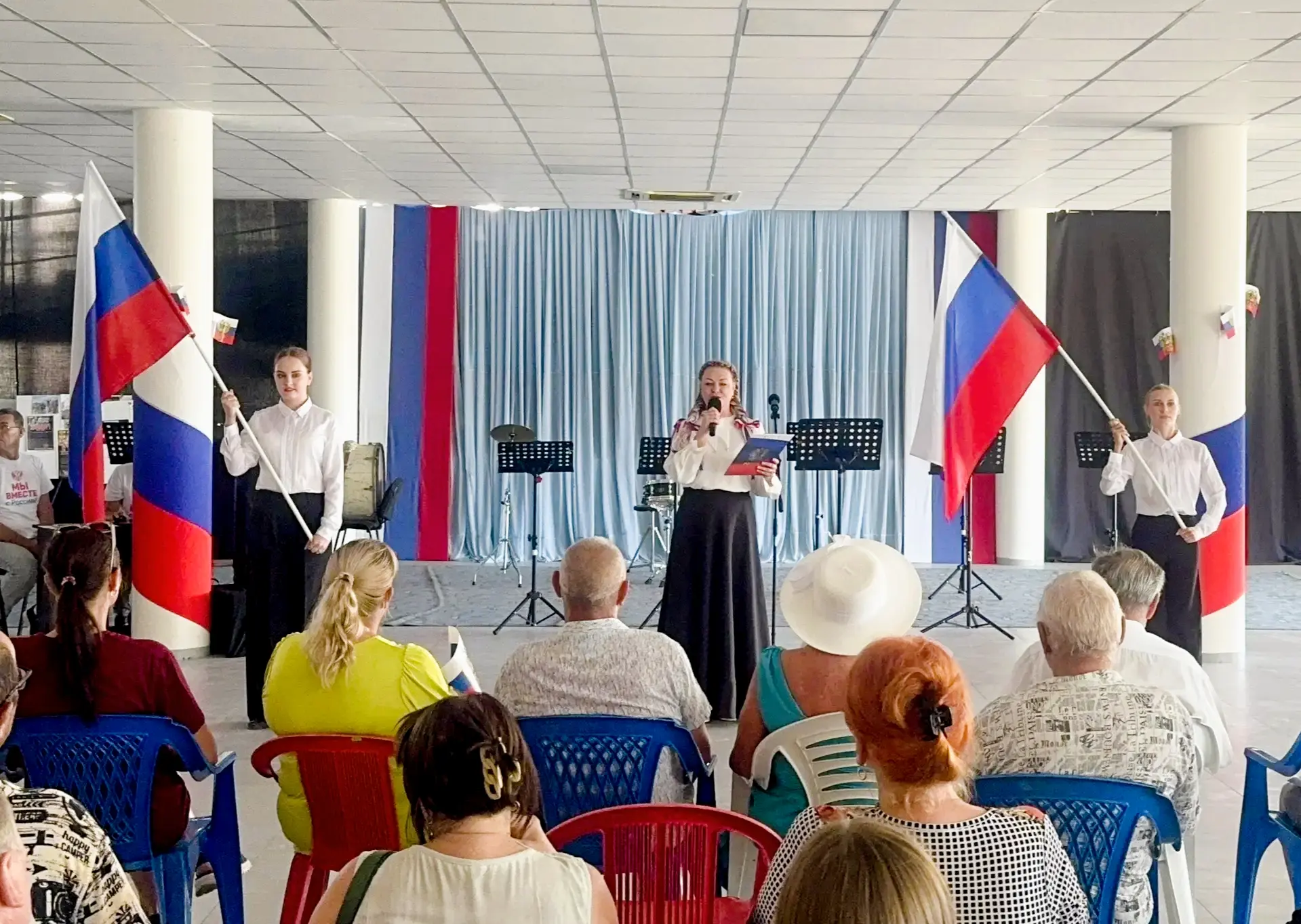 💥⭐️🇷🇺🇷🇺🇷🇺Концерт ко Дню флага в Городском Дворце культуры: тепло, музыка и гордо...