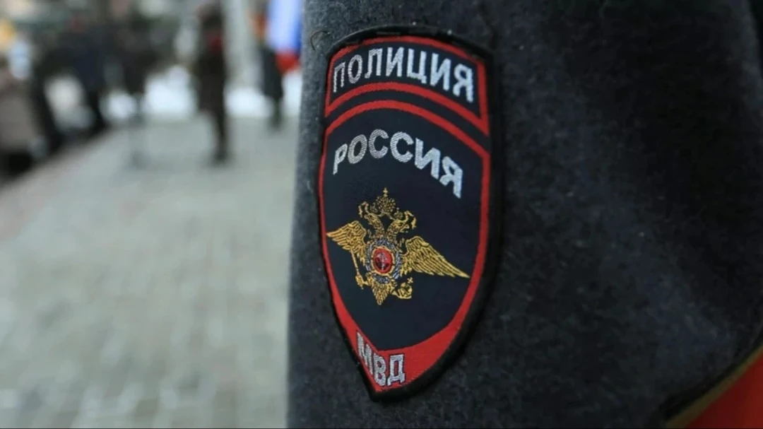 В Алтайском крае арестовали трех мужчин, которых обвиняют в разбое, а двоих из них — ещ...