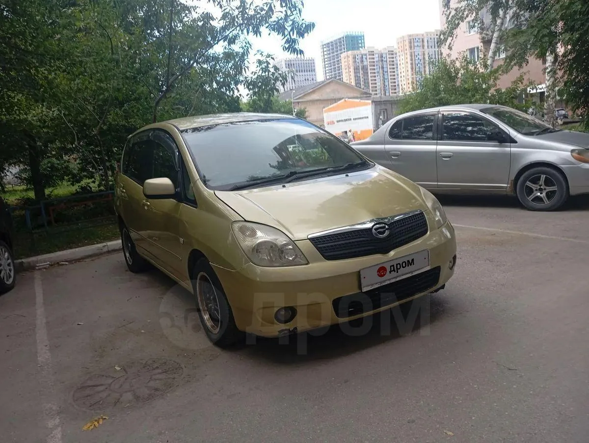 🚗 Модель: Toyota Corolla Spacio, 2002