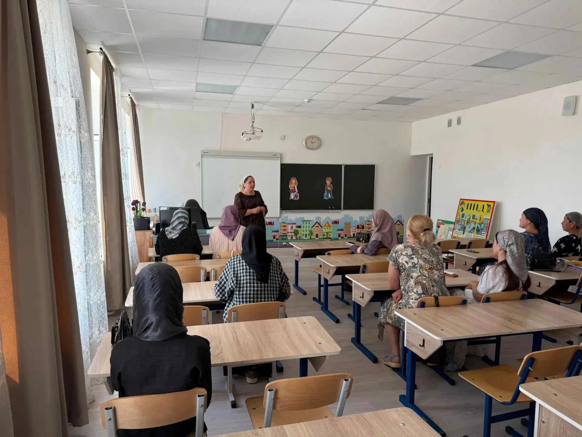 В МБОУ "СОШ №3 г Шелковская" прошло рабочее совещание с педагогами-психологами и социал...