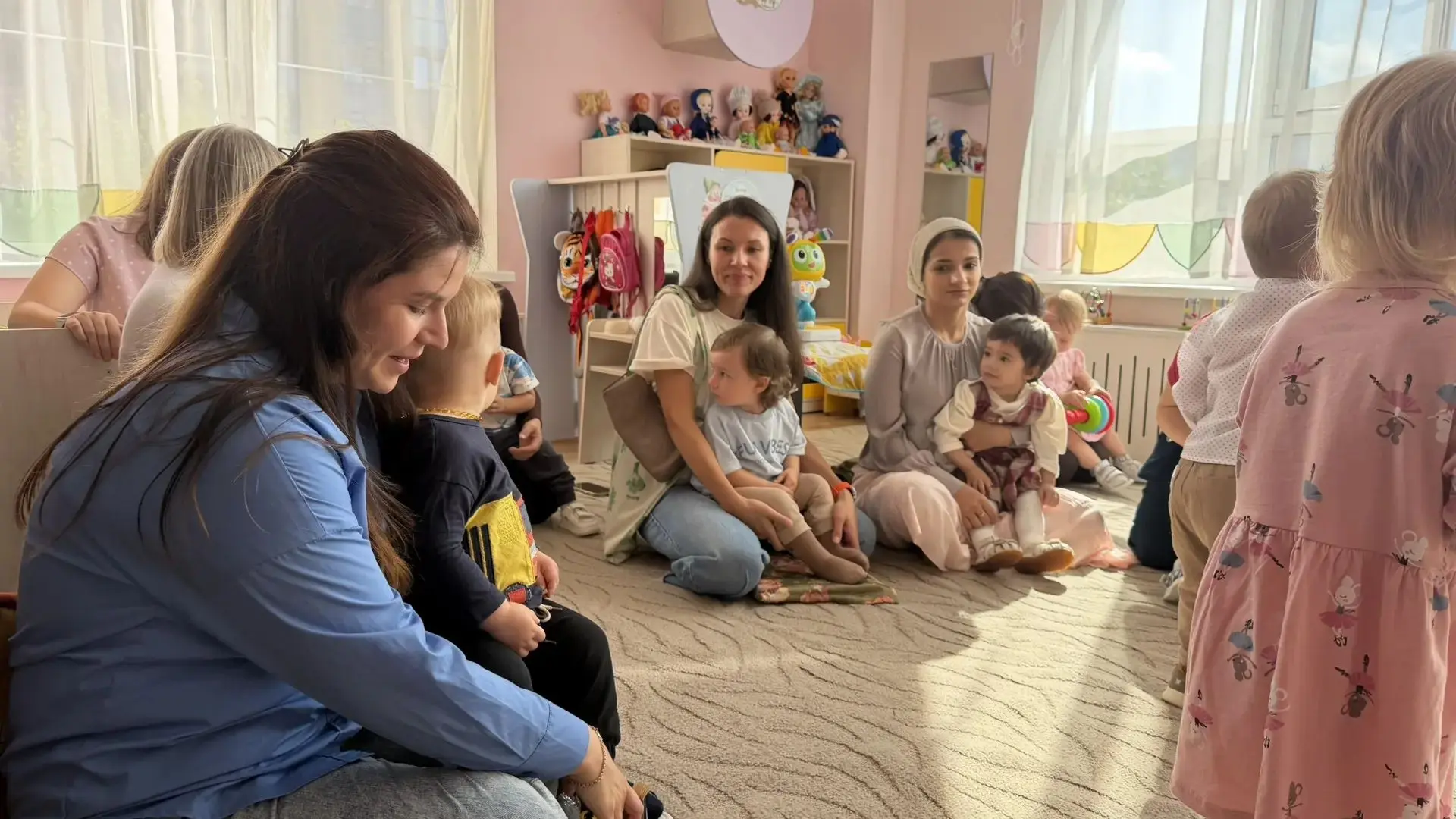 Сегодня у нас в группе "Гномики" был особенный день — он начался с робких шагов, крепко...