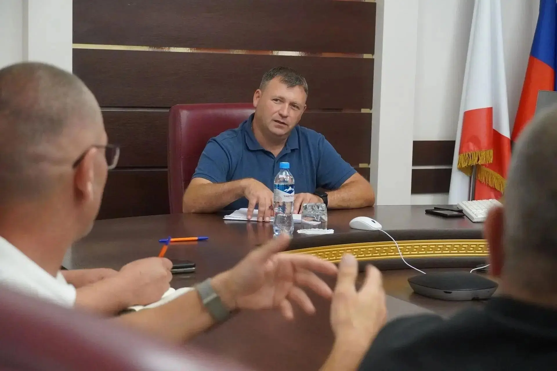 Совещание у Крутькова, чтобы не замерзнуть