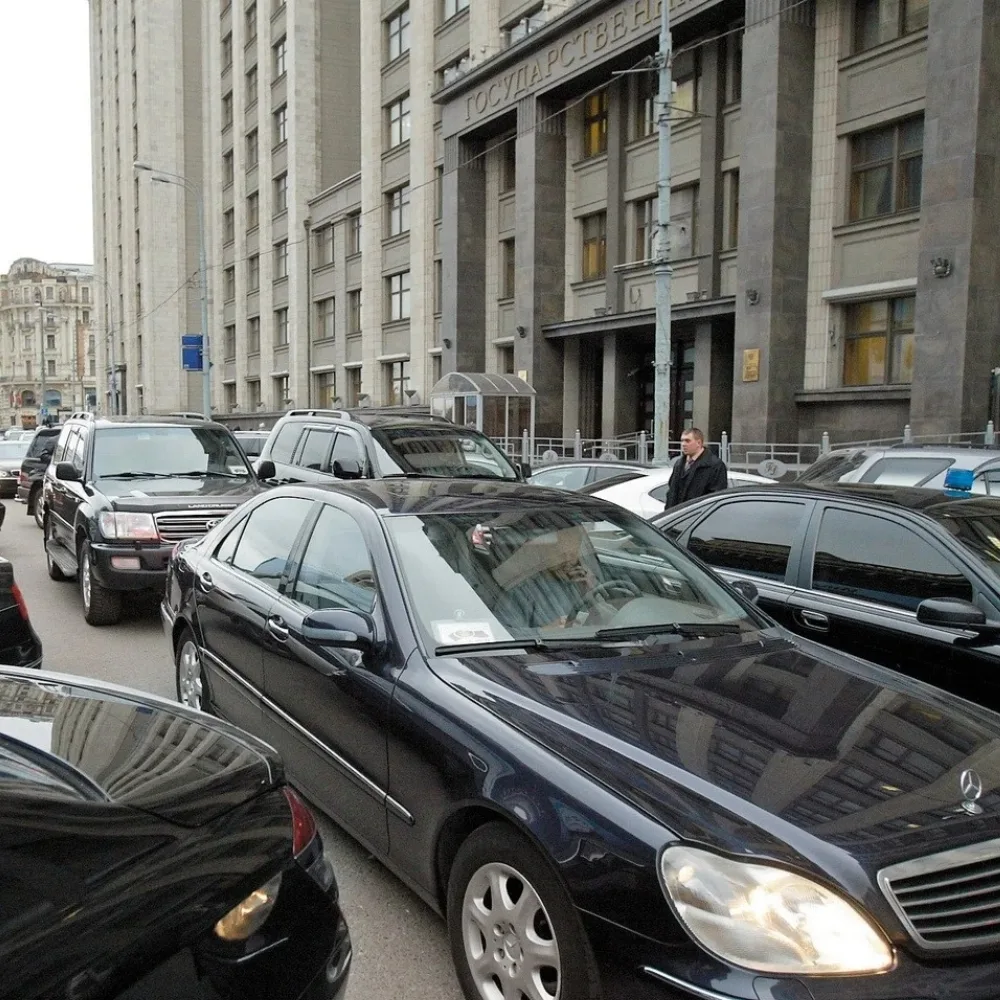 Почти 90% машин кандидатов от трех партий на выборах в Госдуму — иномарки, в том числе ...
