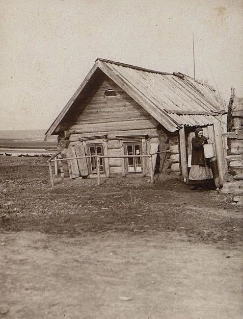 Бедная крестьянская избушка. Нижегородская губерния. 1913 г.
