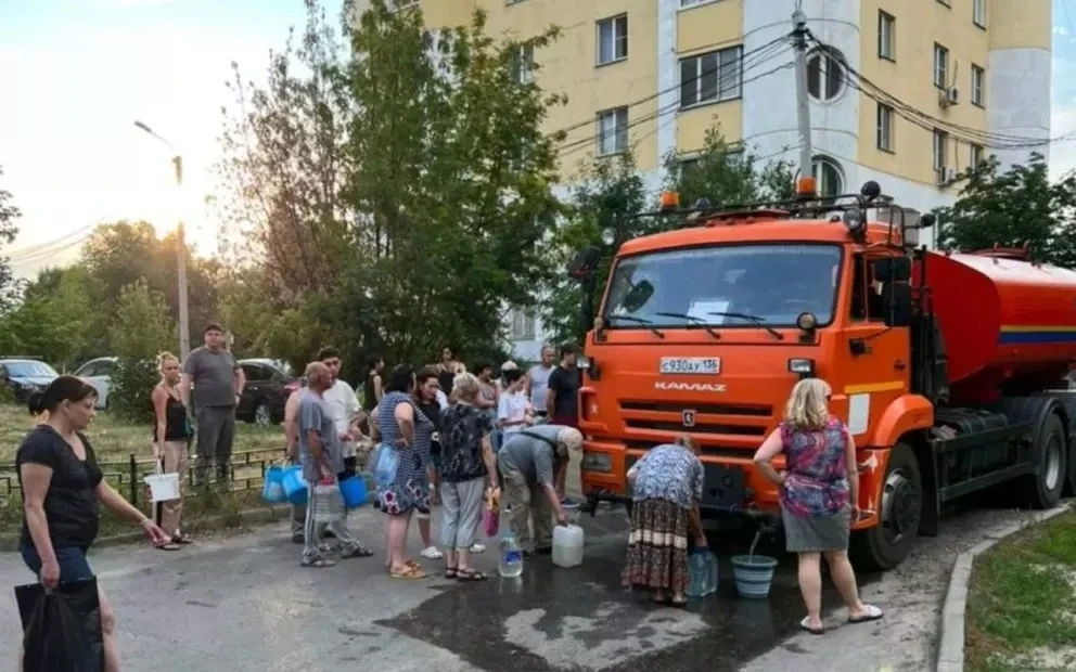 🚛 Подвоз технической воды организовали для жителей части левого берега Воронежа.