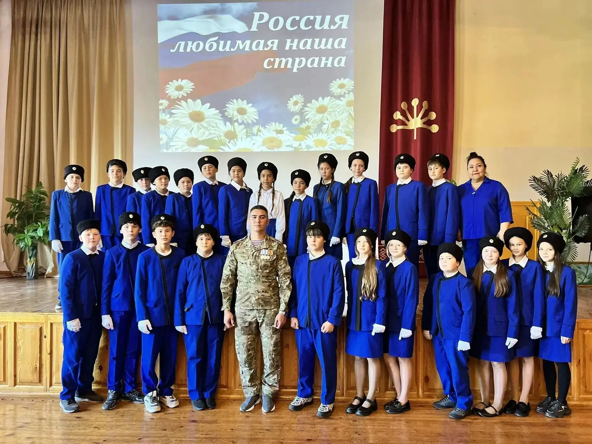 Боец с позывным «Конор» посетил Башкирскую гимназию в Дюртюлях