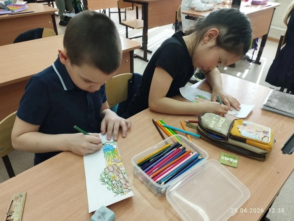 🌳 Дерево дружбы в 1 классе: учимся быть командой!  Сегодня, 29 апреля, наши самые юные школьники ста