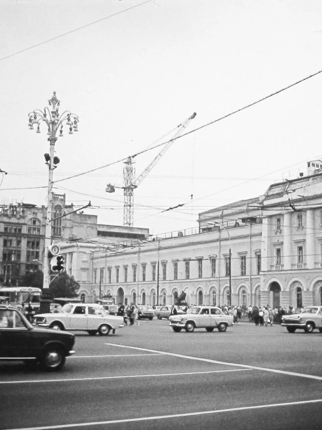 🎭 Театральные будни ушедшей эпохи: вид на Малый театр