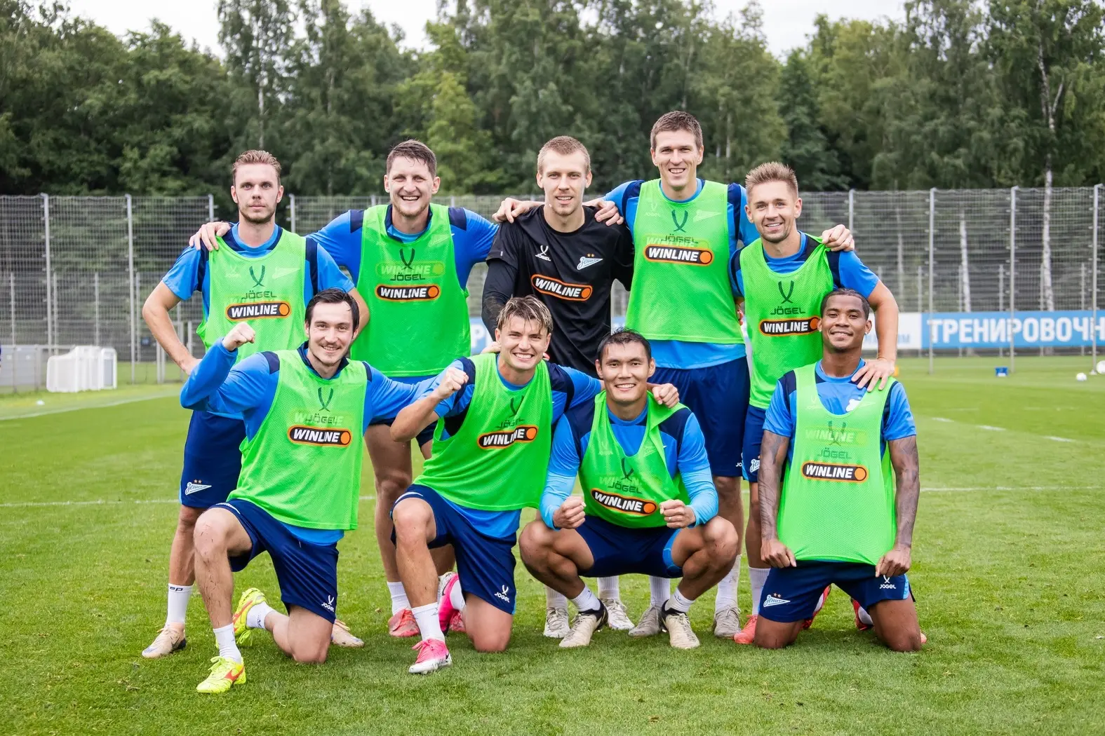 ⚡ «Вести с полей» с Сергеем Циммерманом:

⚽️ Пчелы против мёда: разбираемся в скандале ФИФА и УЕФА. 