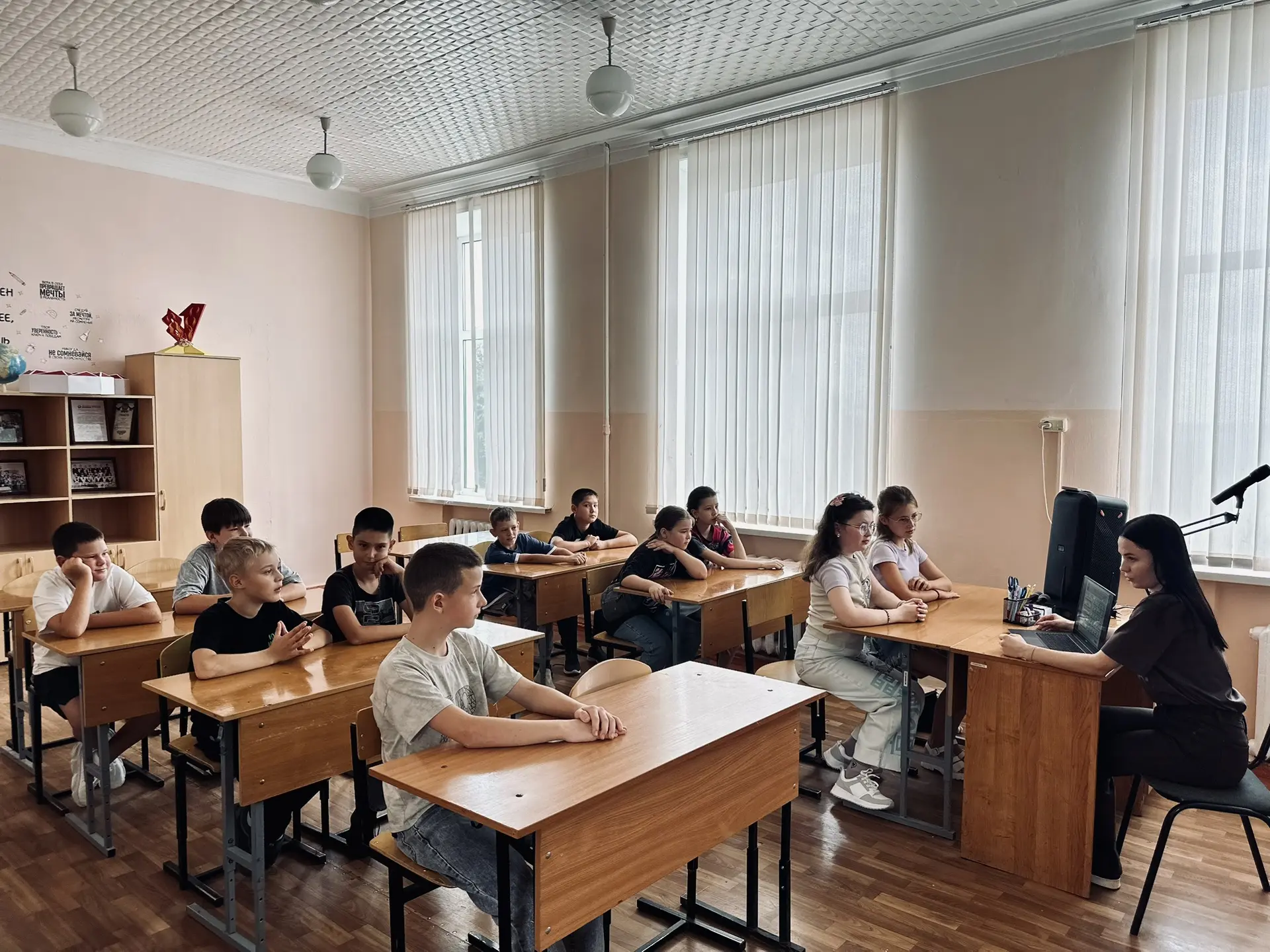 Триколор знаний: как 5 «А» прошел интеллектуальную игру «Символы России»🇷🇺