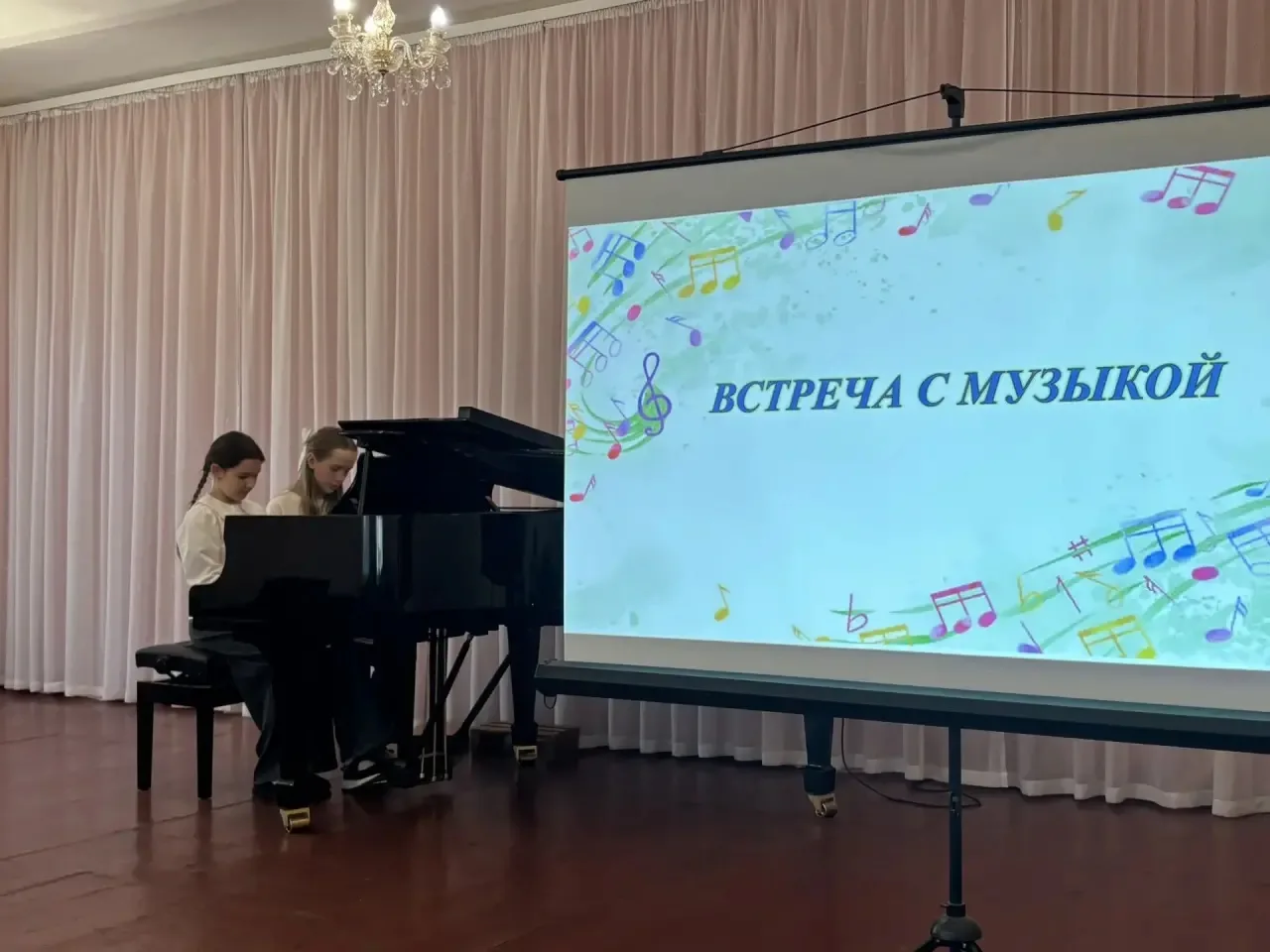 "Летняя творческая смена - 2026"

✨ С 27 мая по 10 июня музыкальной кометой пронеслась традиционная 