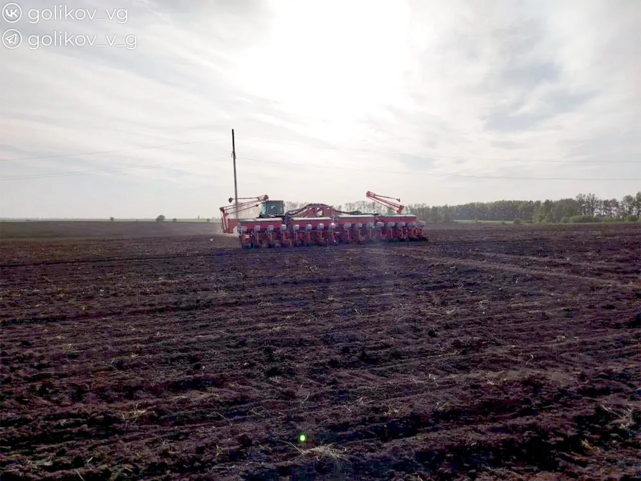 Весенний сев в Губкинском округе выходит на финишную прямую 🚜  Как отметил Василий Голиков, несмотря