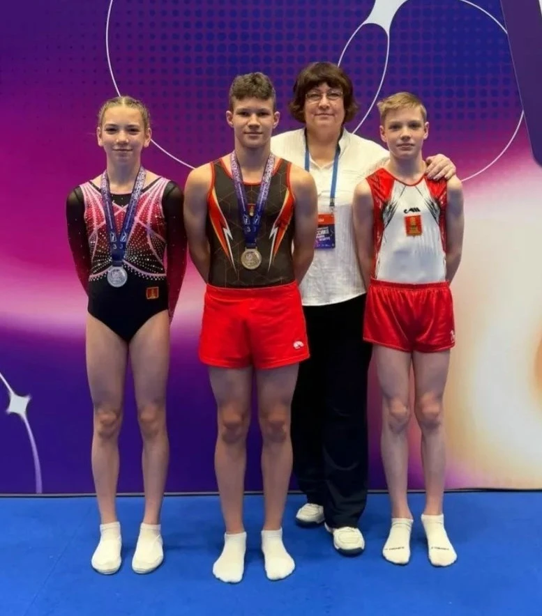 Тверские гимнасты покорили пьедестал «Надежд России» 🥇🥈

В Санкт-Петербурге состоялся третий этап 