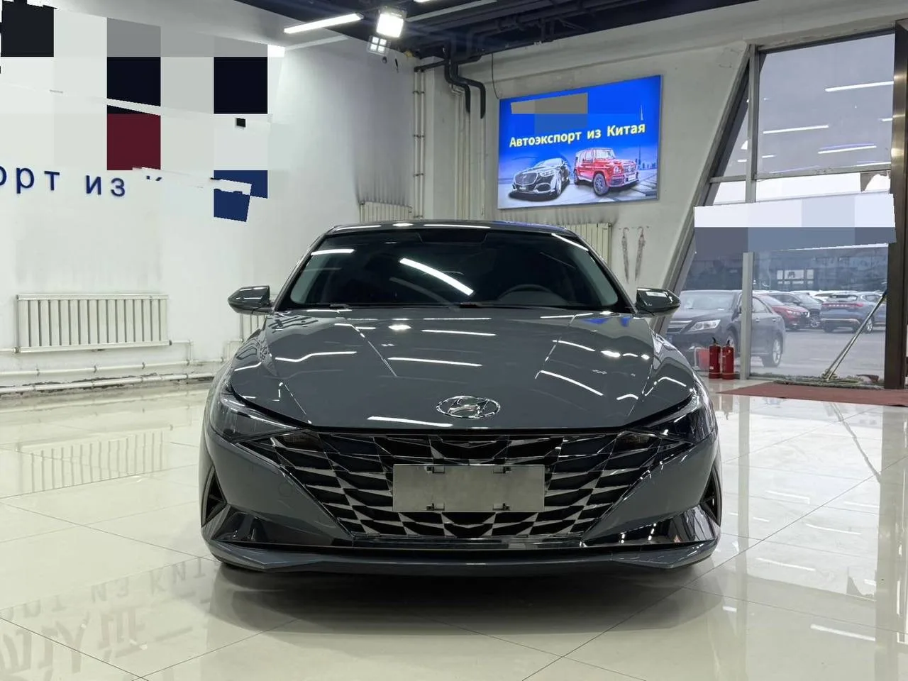 Hyundai Elantra
Двигатель 1.5 (115л.с)  👍🏻
Цвет серый 🩶
Год 2023 
Пробег 50000 км  ✅ 
Родной окра