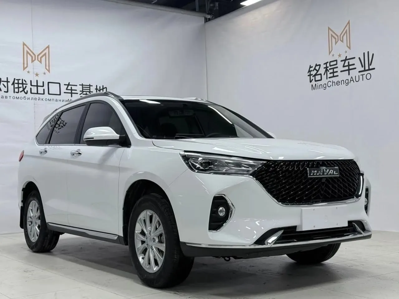 HAVAL M6 - вариант к приобретению из Китая.