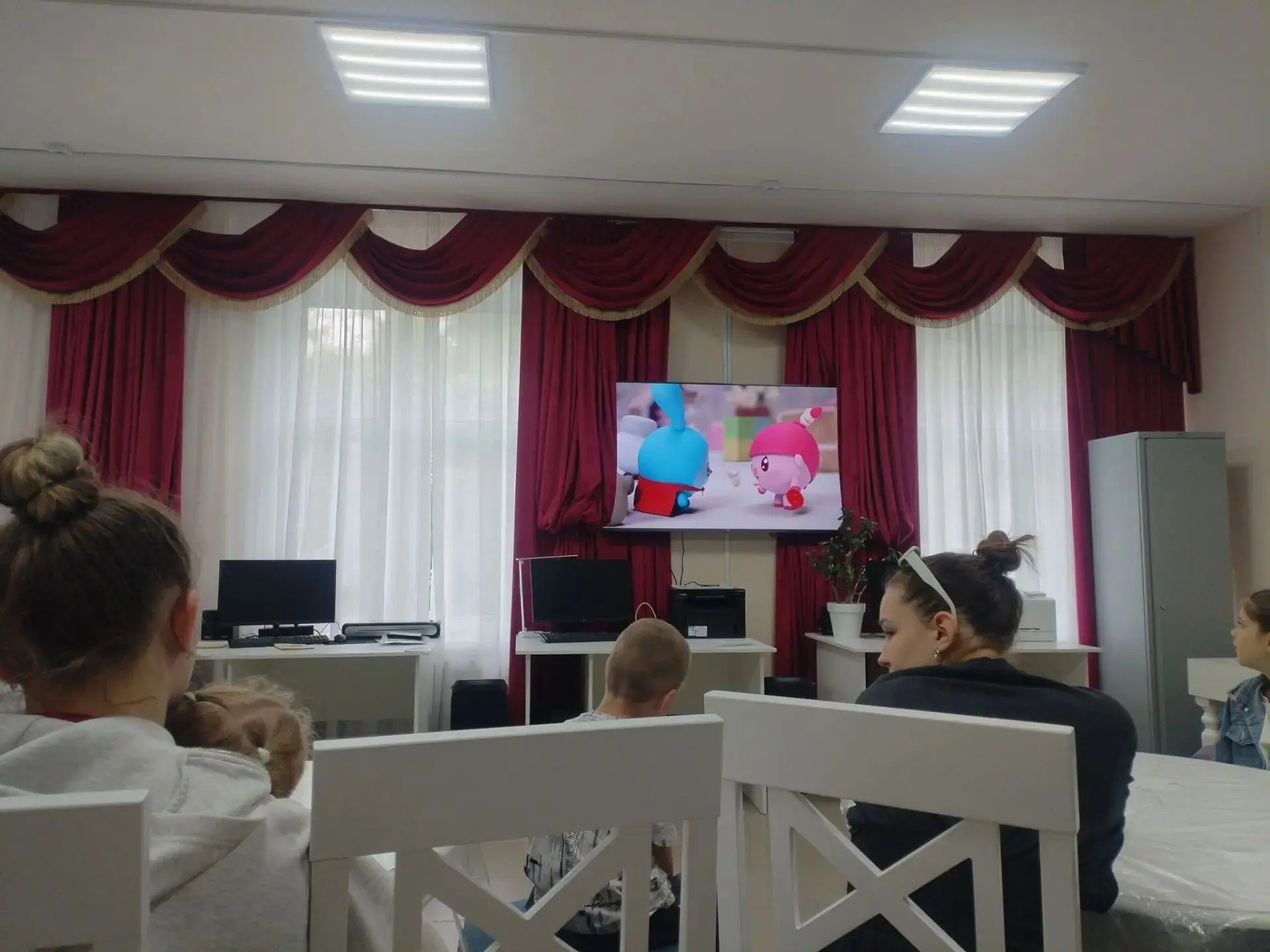 20.06. 2026 в пришкольном лагере "Солнышко" назывался "День следопыта". Утро началось с зарядки.
Про