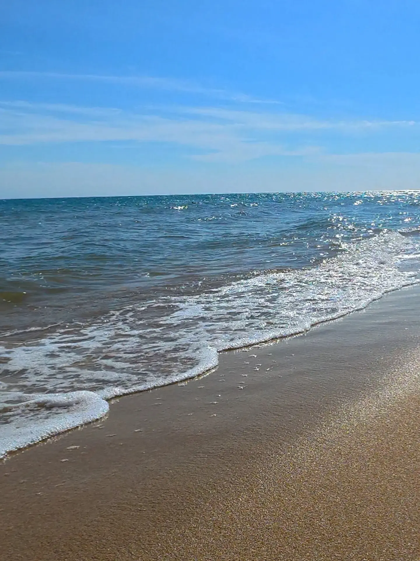 В Евпатории Черное море особенно синее! Каламитский залив мелкий, вода теплая даже в се...